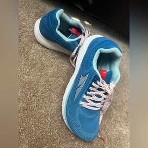 Altra Escalante size 9 men’s